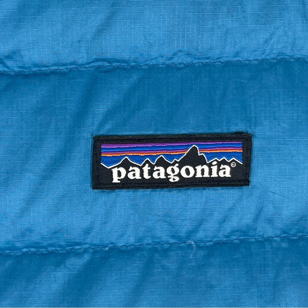 Patagonia Boys Down Sweater jacket, size L (14) Blue color . - Picture 4 of 11